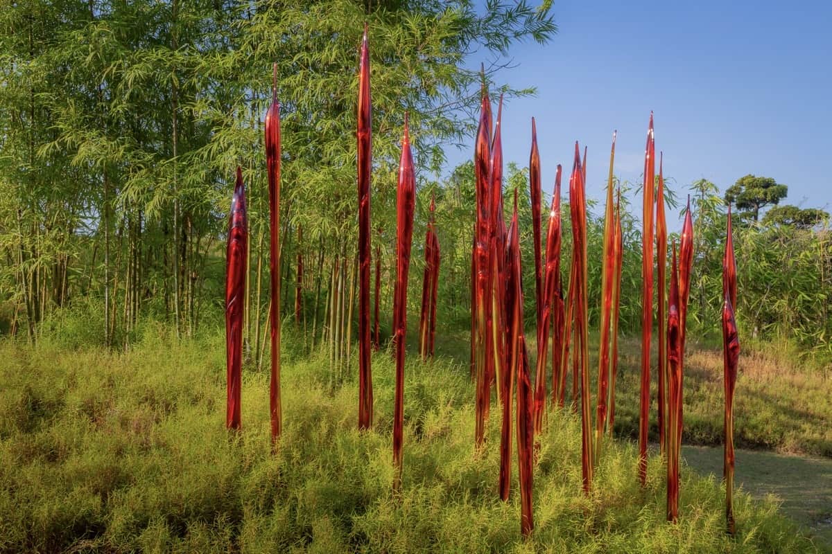 Dale Chihuly, Red Bamboo Reeds, 2020, Gardens by the Bay, Singapore, installed 2021.