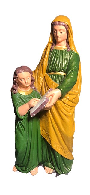 Statue of St Anne  /அருட்தொண்டர் ஆன்னின் சிலை.